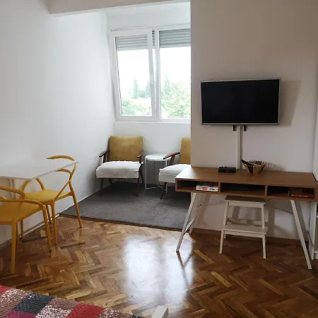 Clock Tower Apartman *